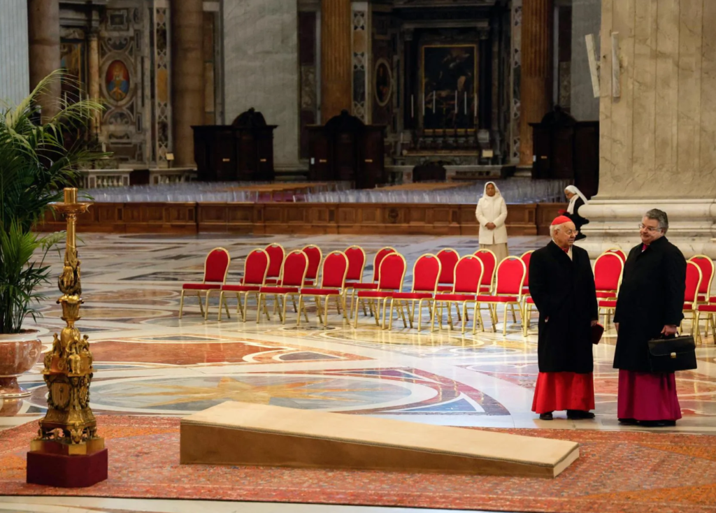 Corpo do Papa Francisco é Trasladado para o Vaticano em Procissão Solene com Cânticos